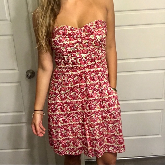 American Eagle Outfitters Dresses & Skirts - American Eagle Pink Floral Dress